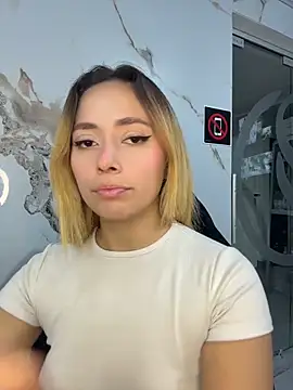 Snapshot of LanaMills_ chatting on May 2026 05:25:01 AM LanaMills online show from May 2026 05:25:01 AM
