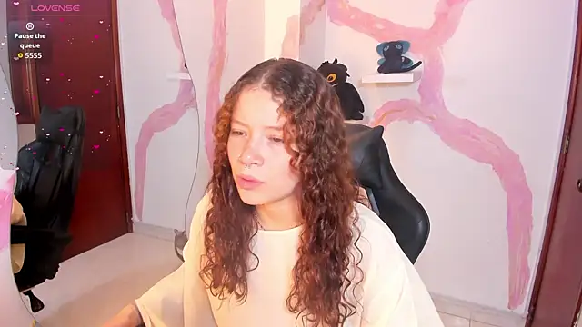 AphroditeSweet online show from September 2025 06:30:02 PM