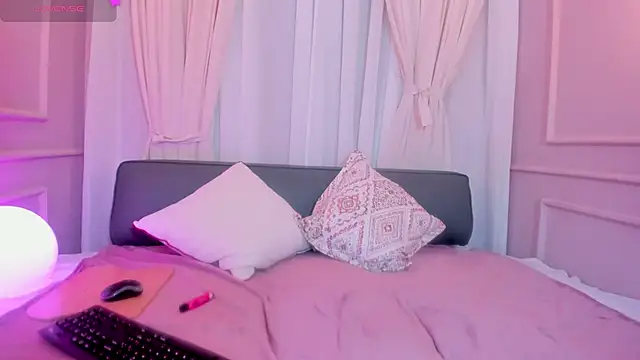 Nahomi key  online show from September 2025 09:04:02 PM