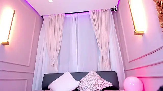 Nahomi key  online show from September 2025 08:20:02 PM