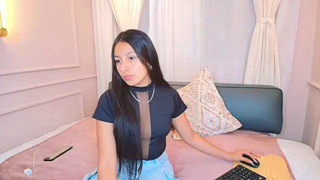 Nahomi key  online show from October 2025 07:36:02 PM