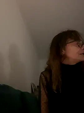 Chris06d22xh online show from October 2025 07:23:01 PM