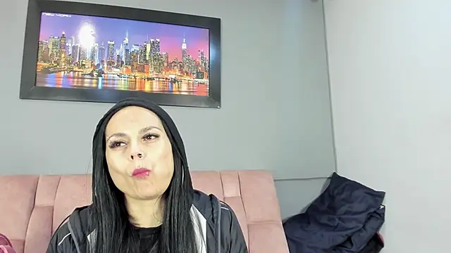 Snapshot of CharlotteCottin chatting on May 2026 11:18:02 AM CharlotteCottin online show from May 2026 11:18:02 AM