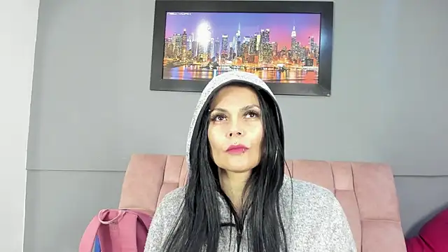 Snapshot of CharlotteCottin chatting on May 2026 11:07:02 AM CharlotteCottin online show from May 2026 11:07:02 AM