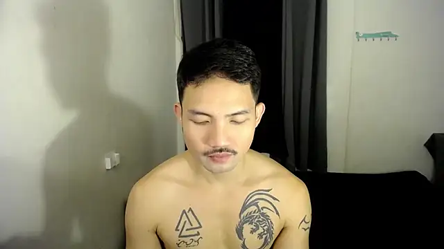 Snapshot of Thefriskyasian chatting on April 2026 09:39:01 AM Thefriskyasian online show from April 2026 09:39:01 AM