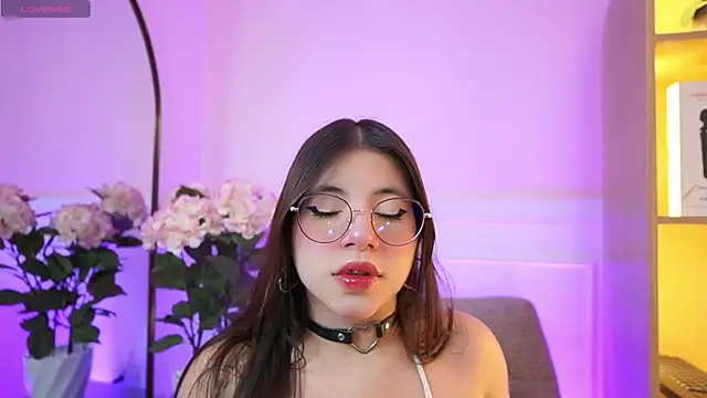 MilaCrave online show from March 2026 12:09:01 PM