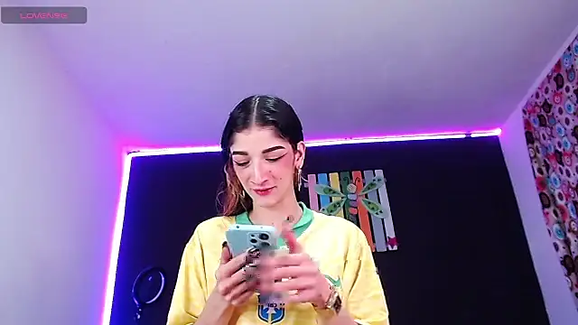 ingrid zese  online show from October 2025 02:59:01 PM