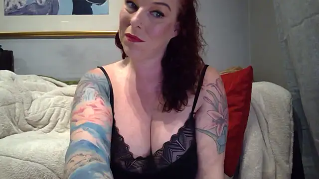 Island Siren online show from November 2025 05:13:01 PM