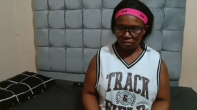 curveAss222 online show from November 2025 04:01:02 PM