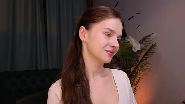 Olivia Farrell online show from October 2025 12:42:02 PM