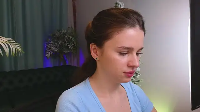 Snapshot of Olivia_Farrell chatting on January 2026 12:43:02 PM Olivia Farrell online show from January 2026 12:43:02 PM