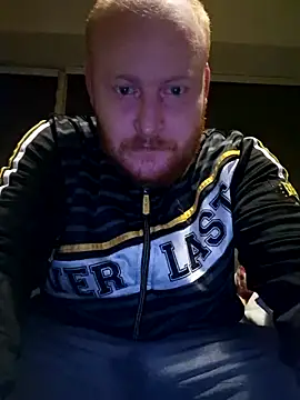 Snapshot of svenni2525 chatting on November 2025 10:20:02 PM svenni2525 online show from November 2025 10:20:02 PM