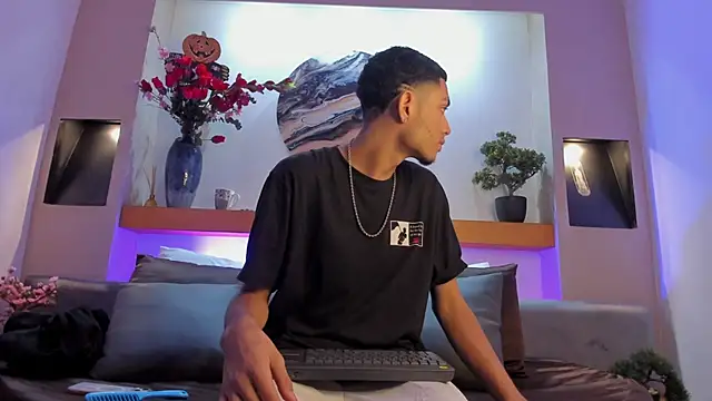 Adonis WB online show from October 2025 08:29:02 PM