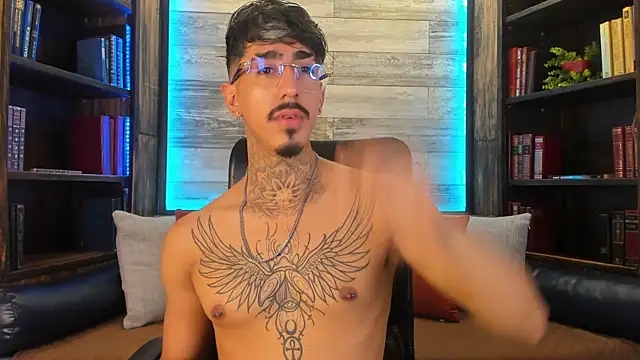 Snapshot of Donovan_Desmond chatting on September 2025 08:30:02 PM Donovan Desmond online show from September 2025 08:30:02 PM