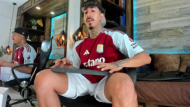 Snapshot of Donovan_Desmond chatting on September 2025 07:47:02 PM Donovan Desmond online show from September 2025 07:47:02 PM