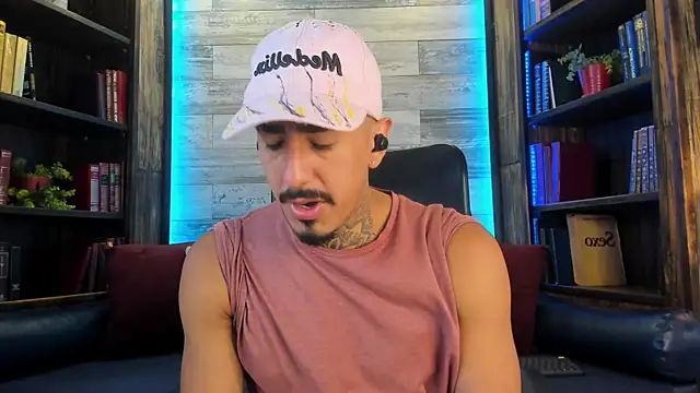 Snapshot of Donovan_Desmond chatting on October 2025 08:59:01 PM Donovan Desmond online show from October 2025 08:59:01 PM