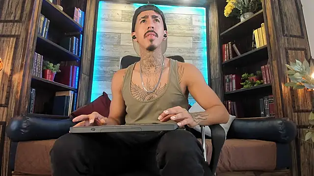 Snapshot of Donovan_Desmond chatting on October 2025 07:55:01 PM Donovan Desmond online show from October 2025 07:55:01 PM