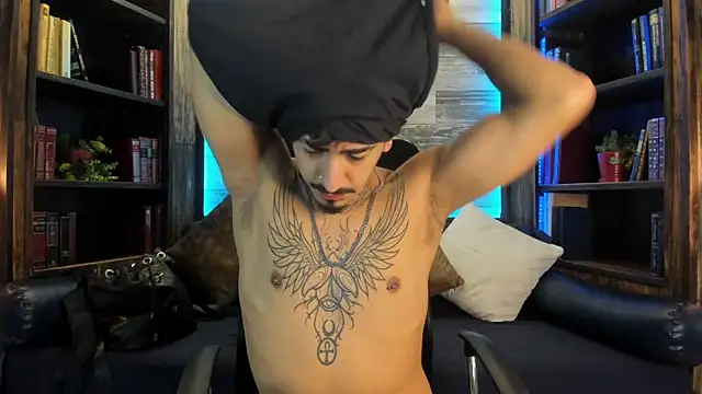 Snapshot of Donovan_Desmond chatting on October 2025 10:51:02 PM Donovan Desmond online show from October 2025 10:51:02 PM