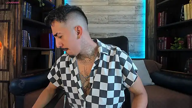 Snapshot of Donovan_Desmond chatting on October 2025 08:09:02 PM Donovan Desmond online show from October 2025 08:09:02 PM