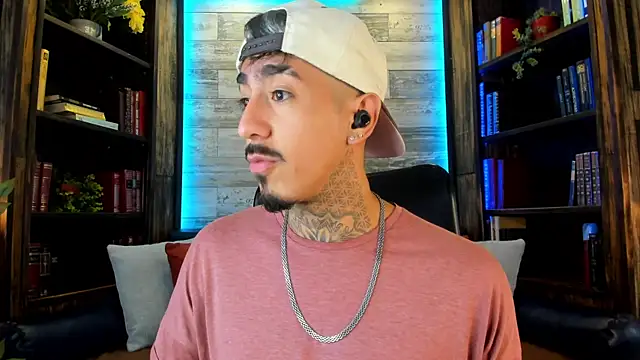 Snapshot of Donovan_Desmond chatting on October 2025 08:53:02 PM Donovan Desmond online show from October 2025 08:53:02 PM