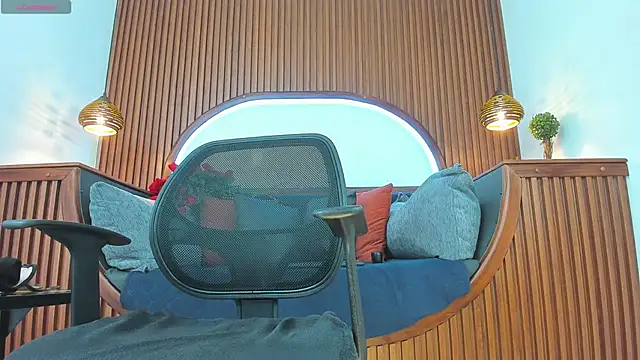 Snapshot of Donovan_Desmond chatting on November 2025 07:59:02 PM Donovan Desmond online show from November 2025 07:59:02 PM