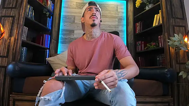 Snapshot of Donovan_Desmond chatting on November 2025 08:08:02 PM Donovan Desmond online show from November 2025 08:08:02 PM