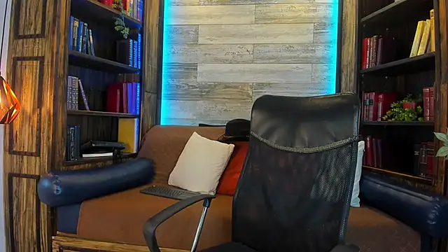 Snapshot of Donovan_Desmond chatting on November 2025 11:14:02 PM Donovan Desmond online show from November 2025 11:14:02 PM