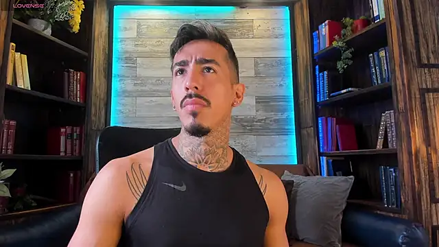 Snapshot of Donovan_Desmond chatting on November 2025 08:20:01 PM Donovan Desmond online show from November 2025 08:20:01 PM