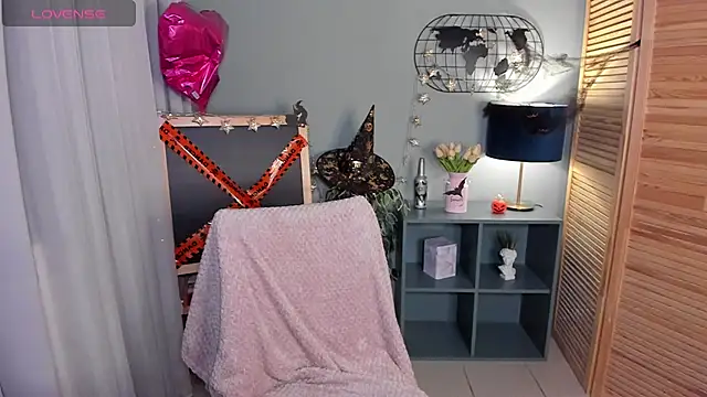 mishapallmer online show from October 2025 02:03:02 AM