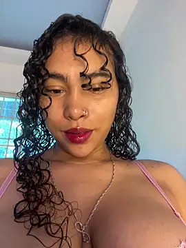 SophieD online show from May 2026 01:06:01 PM