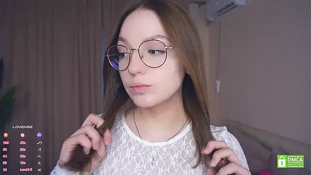 NguyetHankey online show from September 2025 03:44:01 PM