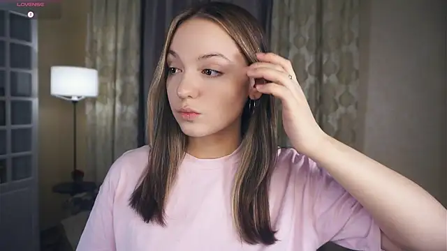 NguyetHankey online show from October 2025 03:23:02 PM