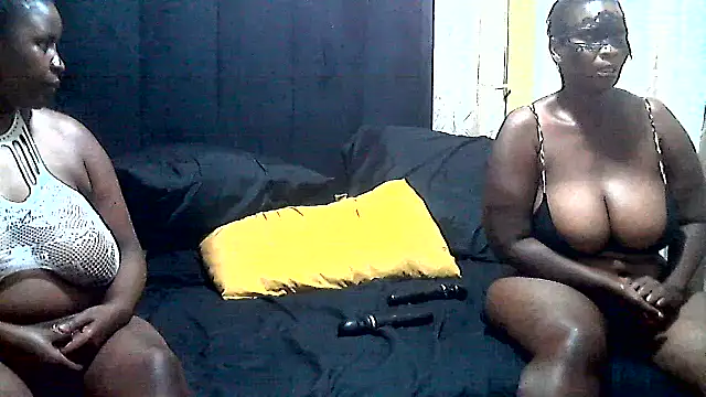 AnnabigpussyXO online show from October 2025 11:05:01 PM