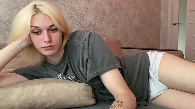 evelina228 online show from September 2025 07:32:01 AM