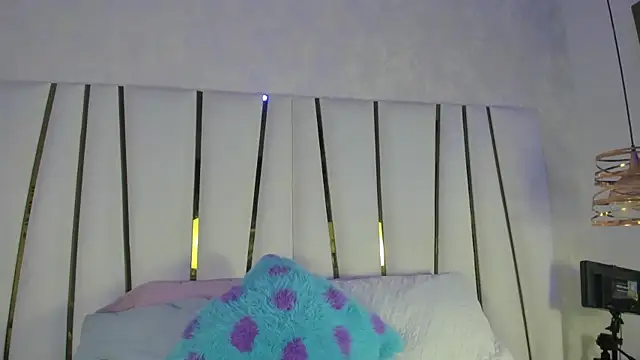 bonnie sm online show from October 2025 11:40:02 AM