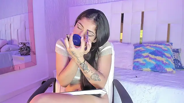 bonnie sm online show from October 2025 02:07:02 PM