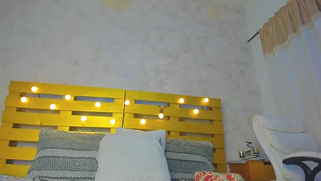 bonnie sm online show from November 2025 08:42:02 PM