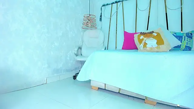 bonnie sm online show from December 2025 06:04:01 PM