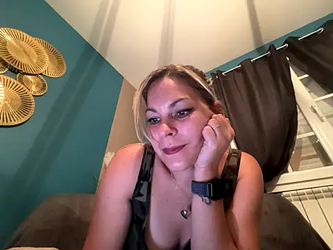 minettedusud online show from October 2025 07:53:02 AM