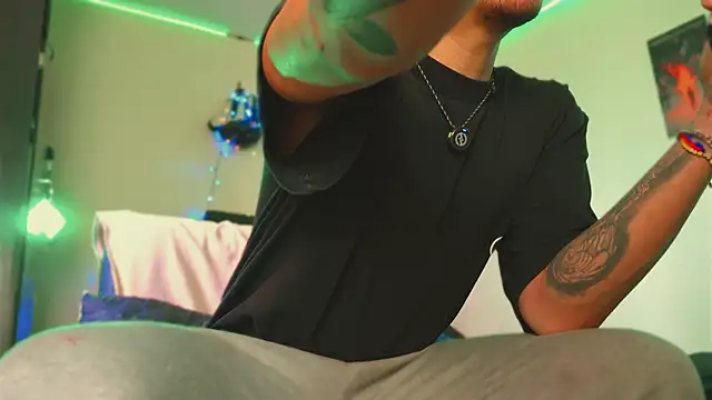 AlphaMasterXxx online show from March 2026 06:24:01 PM