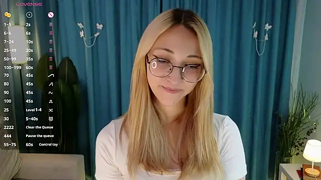 Snapshot of Marry_sharp chatting on September 2025 09:04:02 PM Marry sharp online show from September 2025 09:04:02 PM