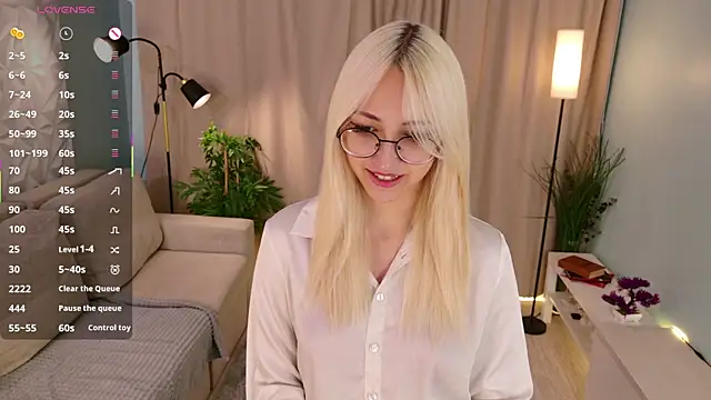 Snapshot of Marry_sharp chatting on October 2025 09:04:02 PM Marry sharp online show from October 2025 09:04:02 PM