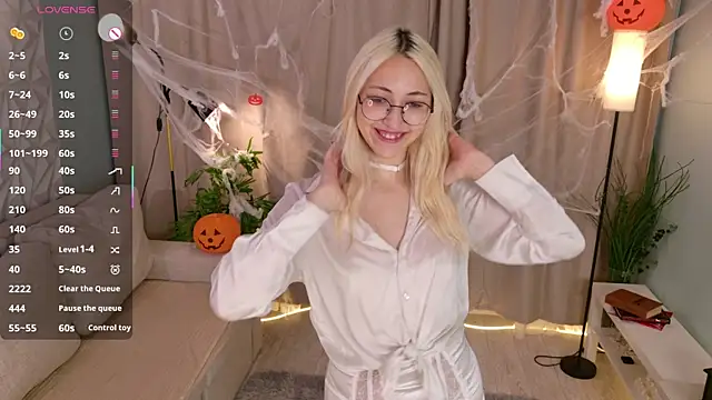 Snapshot of Marry_sharp chatting on November 2025 09:28:01 PM Marry sharp online show from November 2025 09:28:01 PM