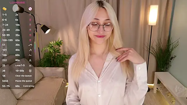 Snapshot of Marry_sharp chatting on November 2025 09:05:02 PM Marry sharp online show from November 2025 09:05:02 PM