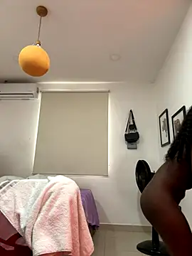 EmilyKisx online show from September 2025 02:00:01 PM