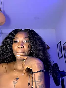 EmilyKisx online show from October 2025 11:43:01 AM