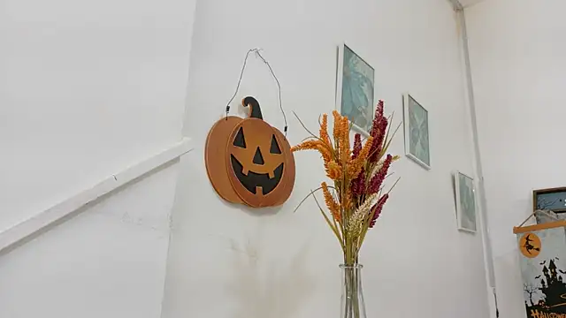 Lizbeth Rouse online show from October 2025 11:33:02 AM