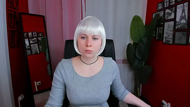 EvaCrosby online show from September 2025 10:18:02 AM