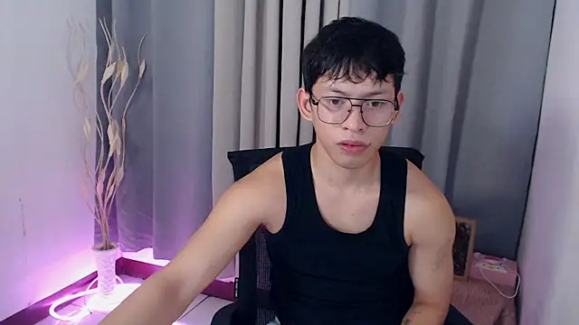 Snapshot of pinkcock_froi2305 chatting on April 2026 03:20:01 AM pinkcock froi2305 online show from April 2026 03:20:01 AM