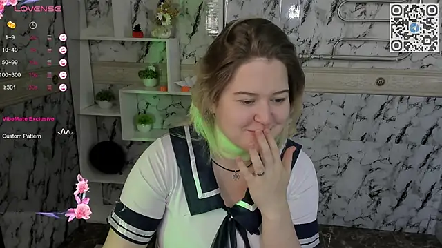 HelenHartt online show from November 2025 06:01:01 AM